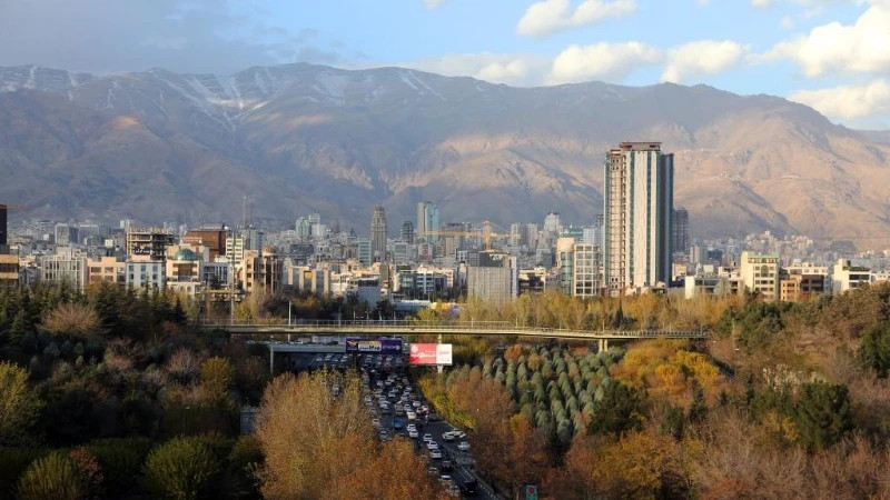 Thủ đô của Iran đóng cửa cơ sở công cộng và hạn chế xe cộ do ô nhiễm không khí