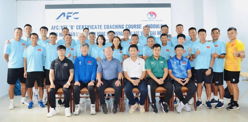 Lê Công Vinh hoàn tất bằng HLV hạng B, mở ra chương mới