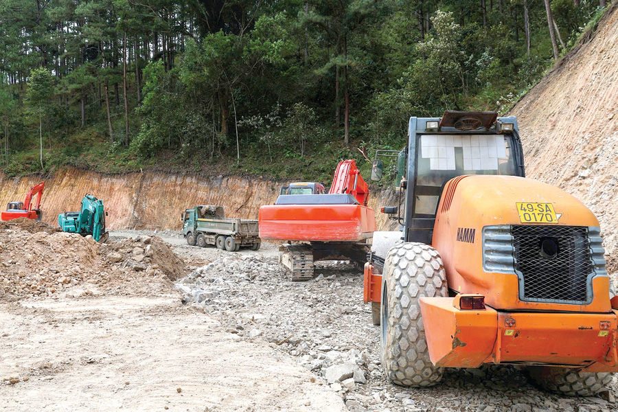 Khẩn trương nối lại những cung đường sạt lở