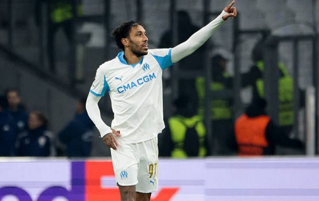 Aubameyang lập cú đúp, Newcastle sụp đổ chỉ trong 10 phút