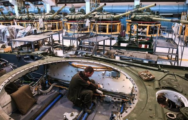 Chuyên gia: EU không sánh kịp Nga về sản lượng vũ khí