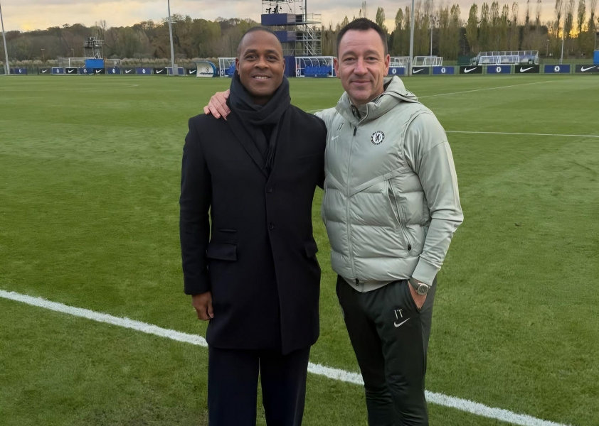Kluivert tái xuất ở Chelsea, gặp John Terry sau khi rời ĐT Indonesia
