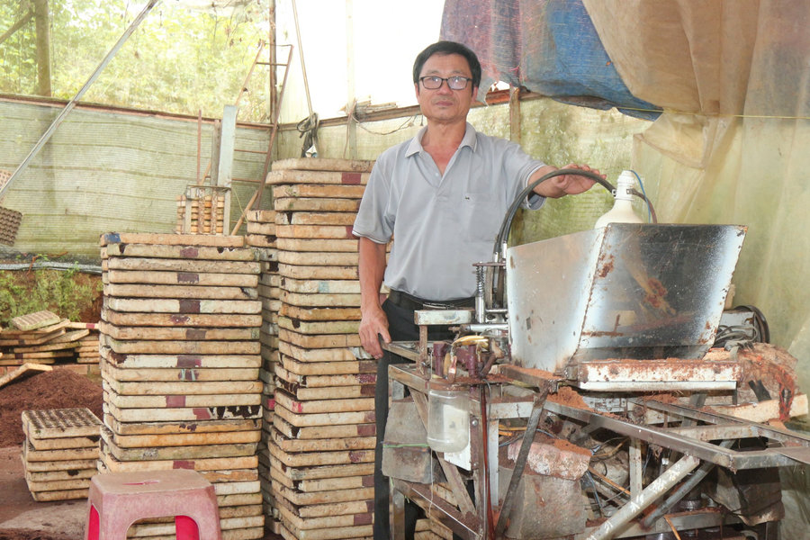 Lão nông chế tạo máy nông nghiệp
