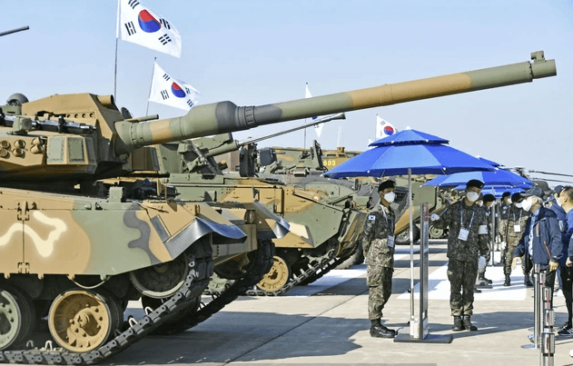 Hàn Quốc bán xe tăng, chiến đấu cơ cho thành viên NATO