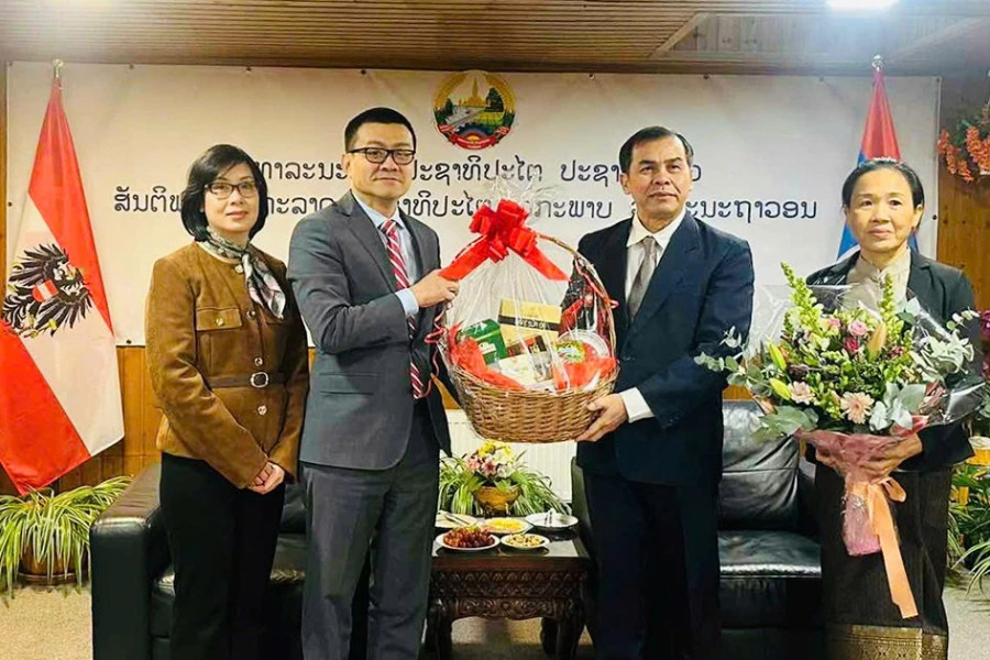 Mãi mãi gìn giữ, vun đắp và phát triển quan hệ đặc biệt Việt Nam-Lào
