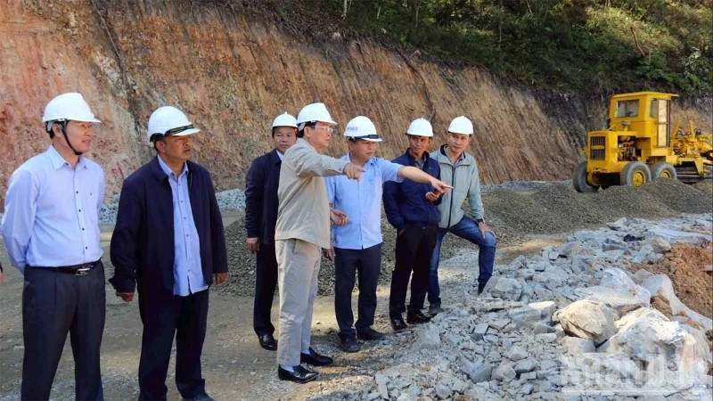 Lâm Đồng khẩn trương khắc phục hậu quả mưa lũ, khôi phục sản xuất-kinh doanh cho nhân dân