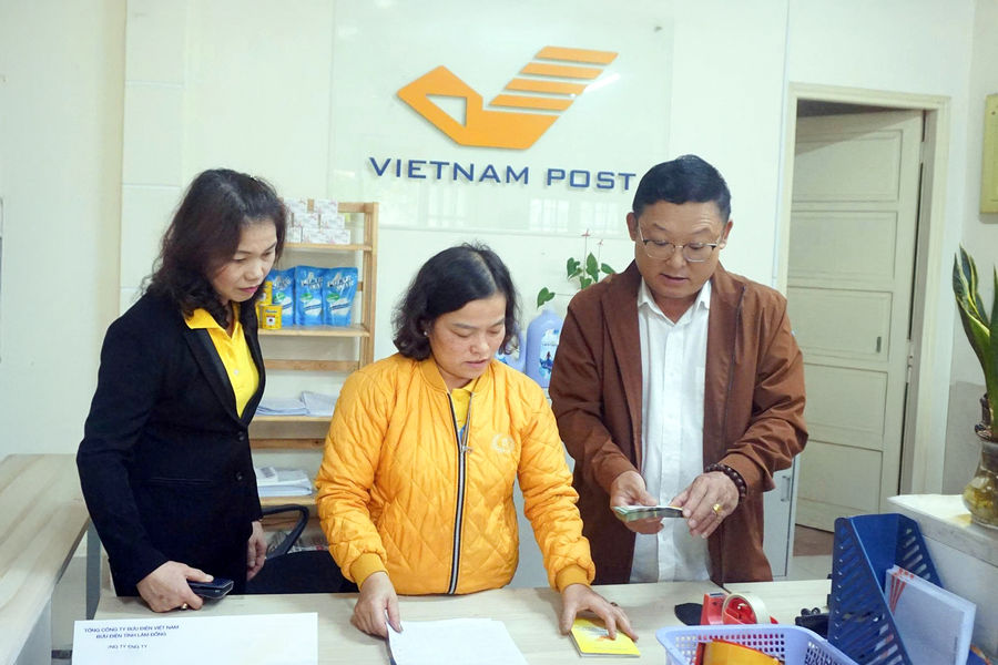 BHXH Lâm Đồng chi trả gộp 3 tháng lương hưu, trợ cấp BHXH cho hơn 57.000 người hưởng