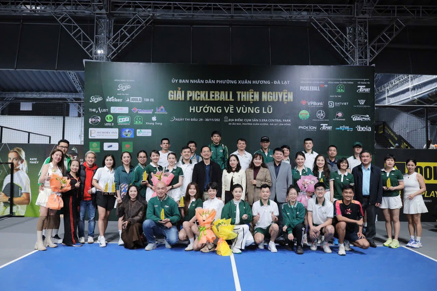Hơn 200 triệu đồng hướng về vùng lũ từ giải đấu Pickleball