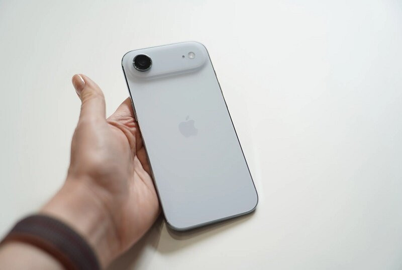 iPhone Air giảm giá 4 triệu: Thất bại thiết kế hay món hời bất ngờ?