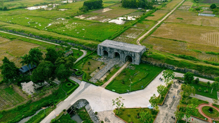 Thành nhà Hồ: Du ngoạn di sản UNESCO trên những chuyến xe trâu