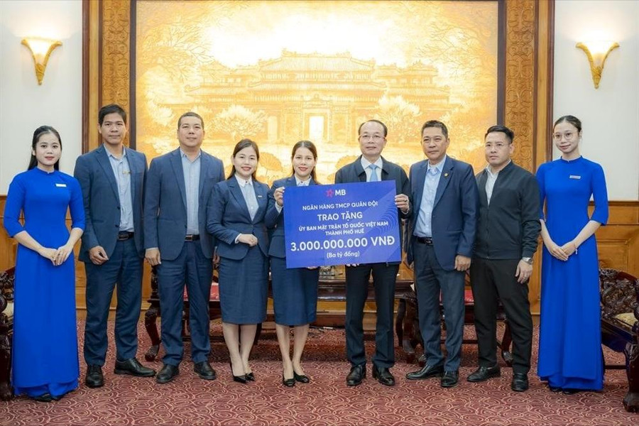 Ngân hàng TMCP Quân đội đóng góp 3 tỷ đồng hỗ trợ thành phố Huế khắc phục hậu quả thiên tai