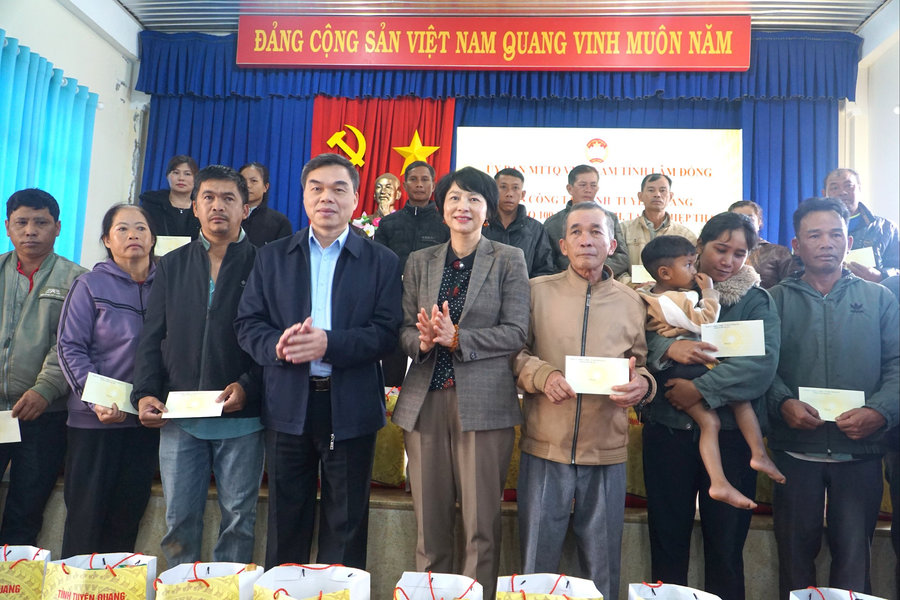 Tỉnh Tuyên Quang hỗ trợ người dân Hiệp Thạnh và Đức Trọng vượt qua thiên tai