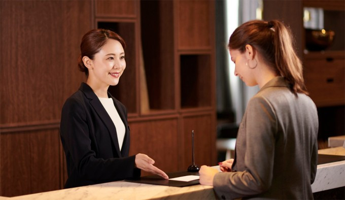 An toàn khách sạn: Lý do lễ tân không bao giờ nói to số phòng