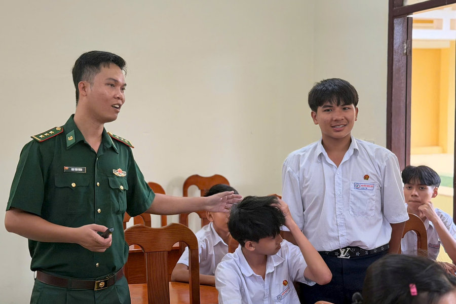 Học sinh Đặc khu Phú Quý hào hứng với Tiết học biên cương