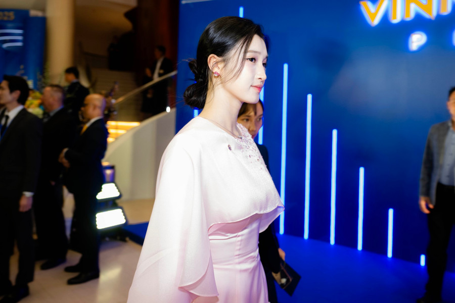 Á hậu Phương Nhi và chồng doanh nhân tại lễ trao giải VinFuture