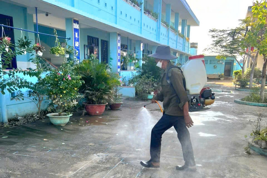 Giữ an toàn sức khỏe cho cộng đồng sau mưa lũ