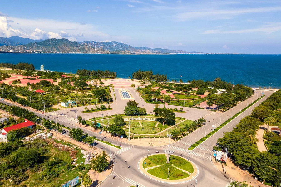 Công viên biển Bình Sơn: Nơi giao hòa biển xanh và nhịp sống Phan Rang