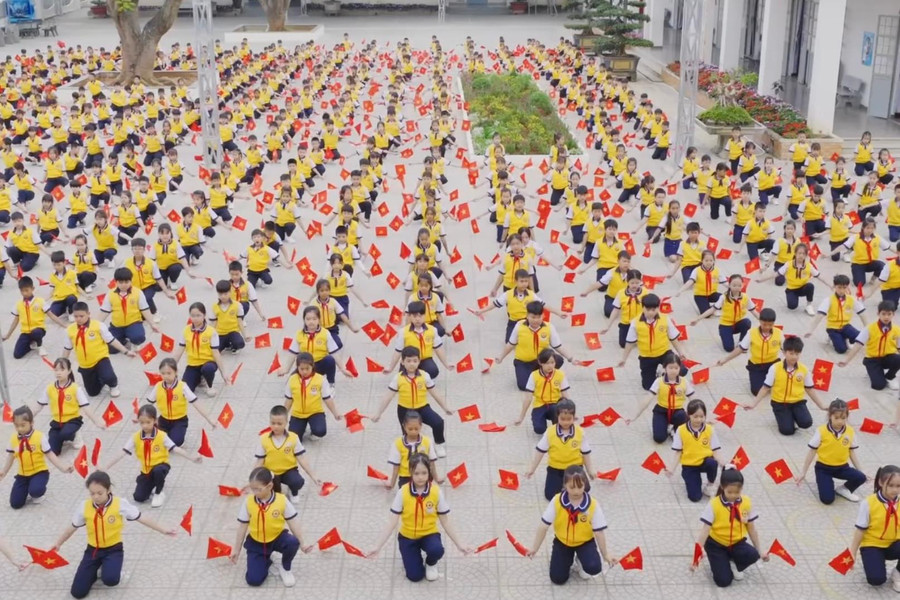 Sôi nổi hội thi Múa - hát sân trường