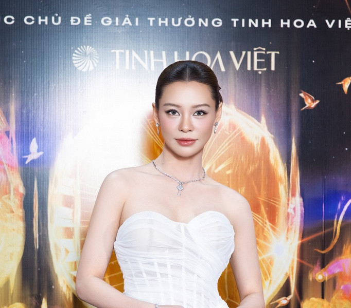 Bùi Lan Hương gây ấn tượng với trang sức kim cương tại sự kiện