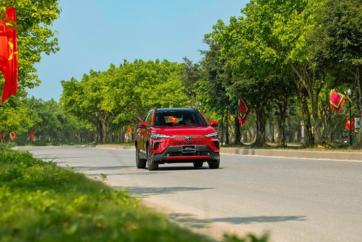 Toyota Corolla Cross 2024: Cập nhật giá bán và ưu đãi tháng 12