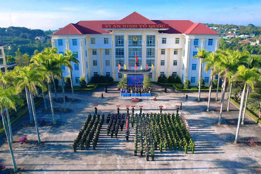Các xã, phường phía Tây Lâm Đồng đồng loạt ra quân trấn áp tội phạm