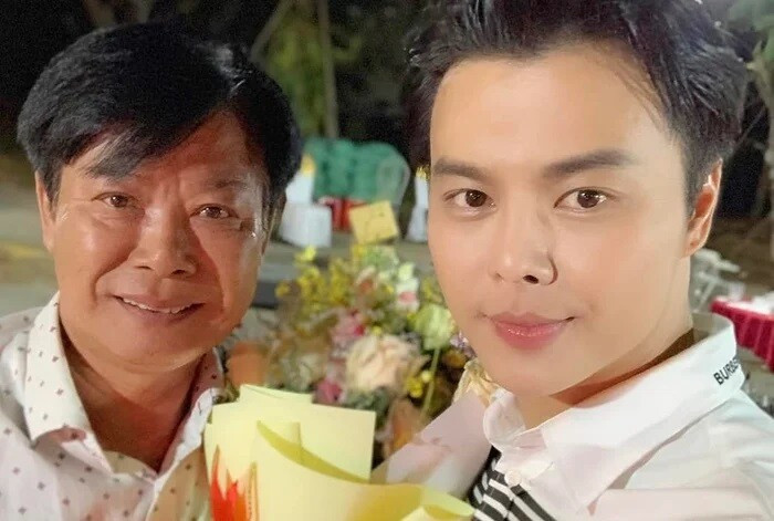 Võ Minh Lâm: Từ cậu bé ngủ gầm sân khấu đến NSƯT