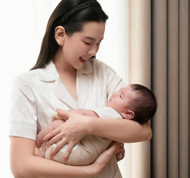 Mai Ngọc, Puka và H'Hen Niê chào đón 'em bé Rắn' năm 2025