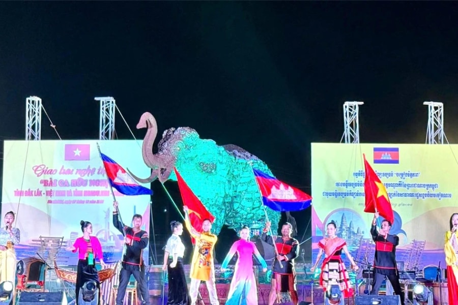 Thắm tình hữu nghị giữa hai tỉnh Đắk Lắk và Mondulkiri