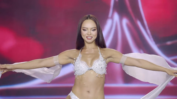Mai Ngô dừng chân ở Top 12 trong đêm chung kết Miss Charm