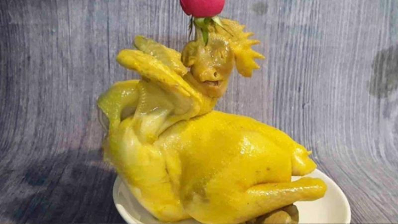 Cách buộc gà cúng Cánh Tiên và luộc da vàng óng không nứt