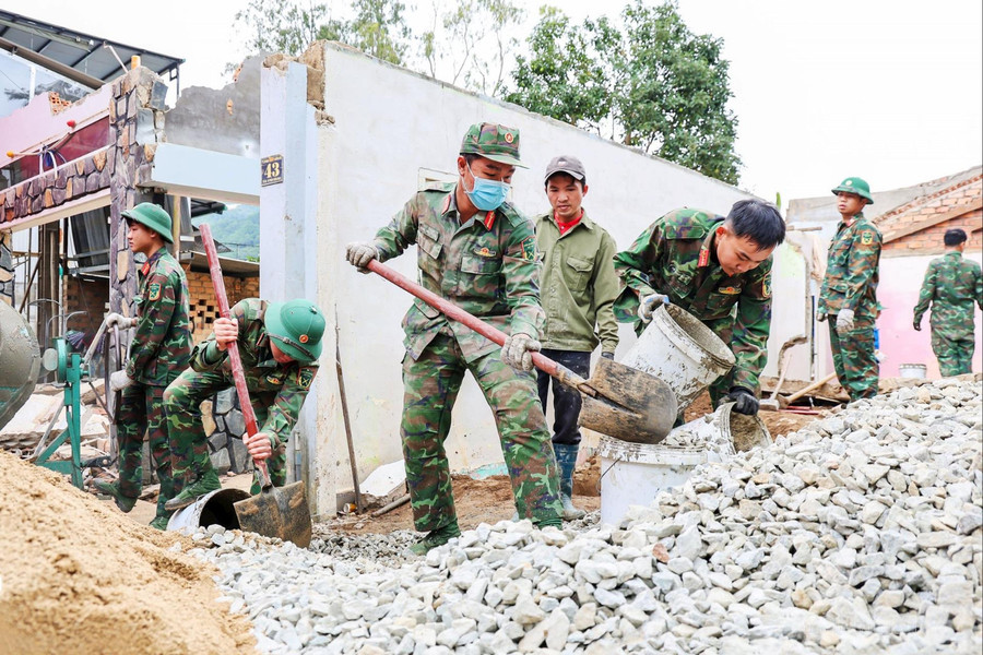 Mái ấm thắm đượm tình quân dân, nghĩa đồng bào