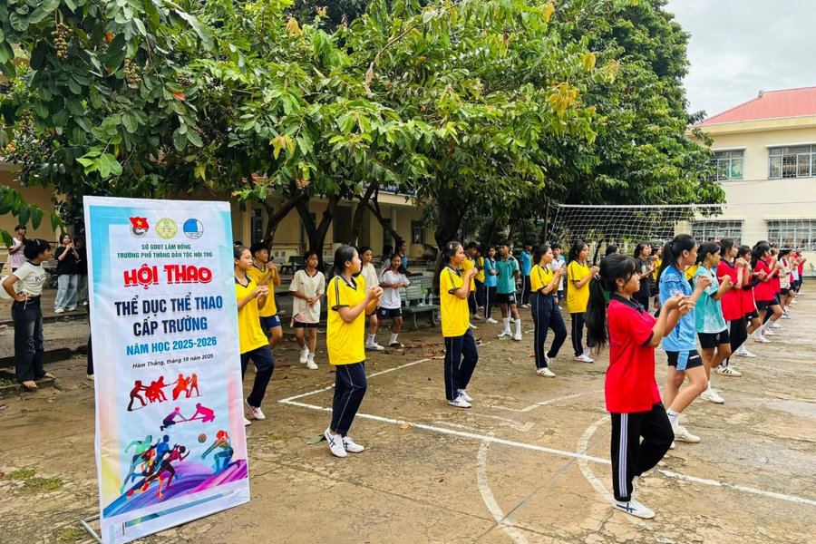 Chăm lo toàn diện cho học sinh dân tộc nội trú