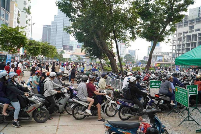 TPHCM đề xuất dời bãi giữ xe ga Bến Thành Metro số 1
