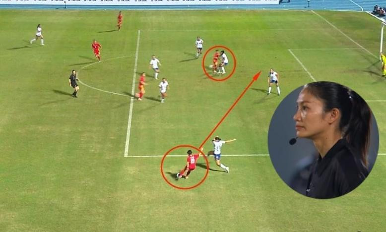 Tuyển nữ Việt Nam mất HCV SEA Games sau bàn thắng gây tranh cãi