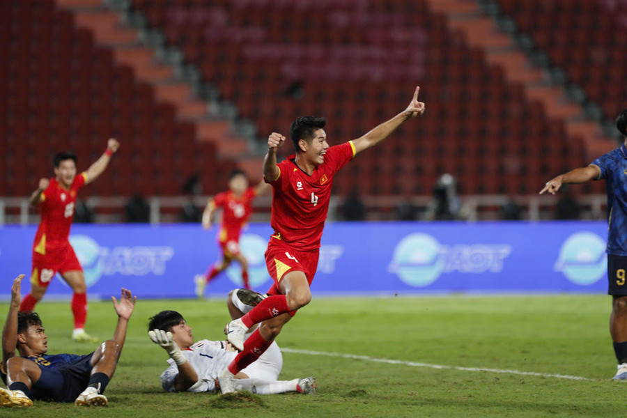 U22 Việt Nam ngược dòng thắng Thái Lan 3-2 tại chung kết SEA Games 33