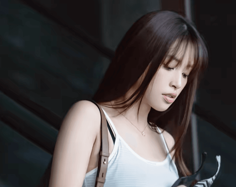 Hoa hậu Tiểu Vy gây sốt với trào lưu trạm tỷ