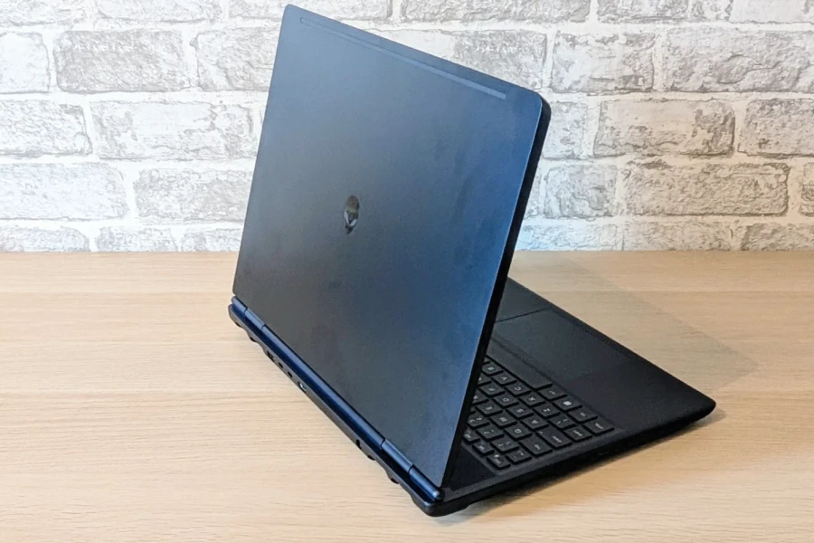 Alienware 16X Aurora: Hiệu năng RTX 5060 và màn hình IPS đỉnh cao