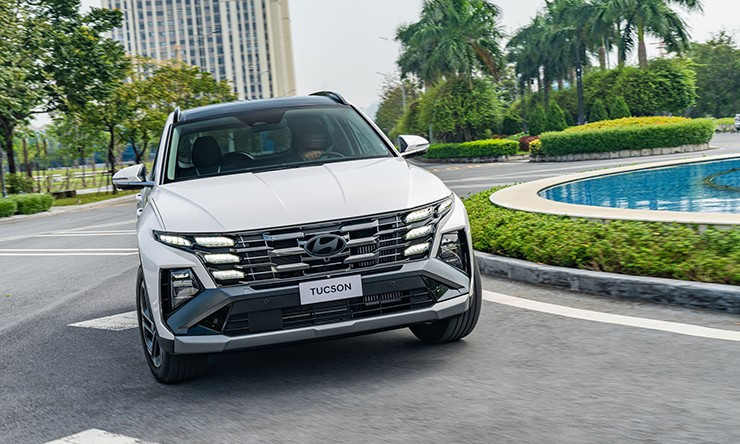 Giá xe Hyundai Tucson 2025: Lăn bánh và ưu đãi tháng 12