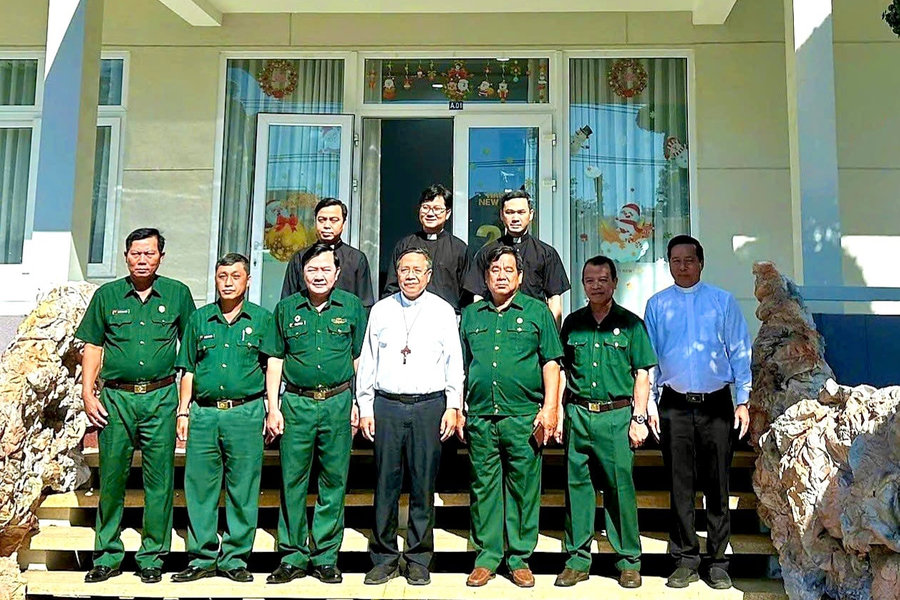 Hội Cựu chiến binh tỉnh Lâm Đồng chúc mừng Giáng sinh Tòa Giám mục Phan Thiết