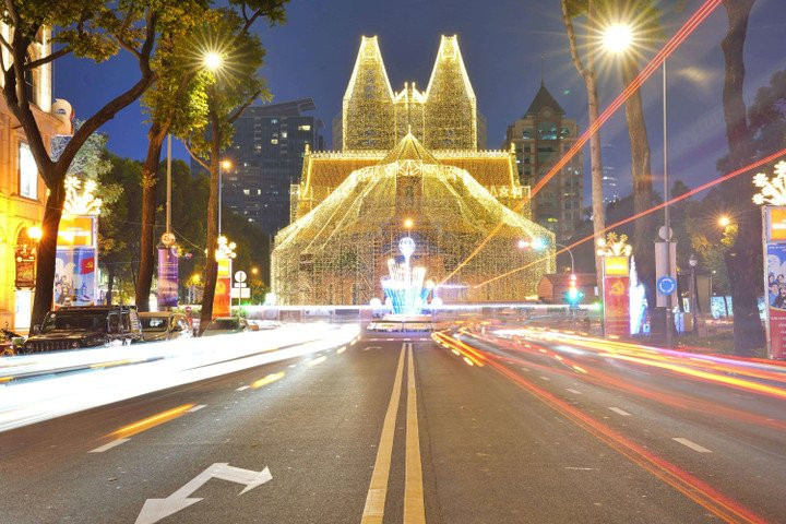 TP.HCM: Những điểm check-in rực rỡ nhất mùa Giáng sinh 2025