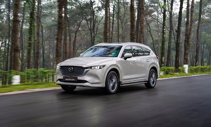 Bảng giá Mazda CX-8 tháng 12/2025: SUV 7 chỗ thực dụng và đẳng cấp