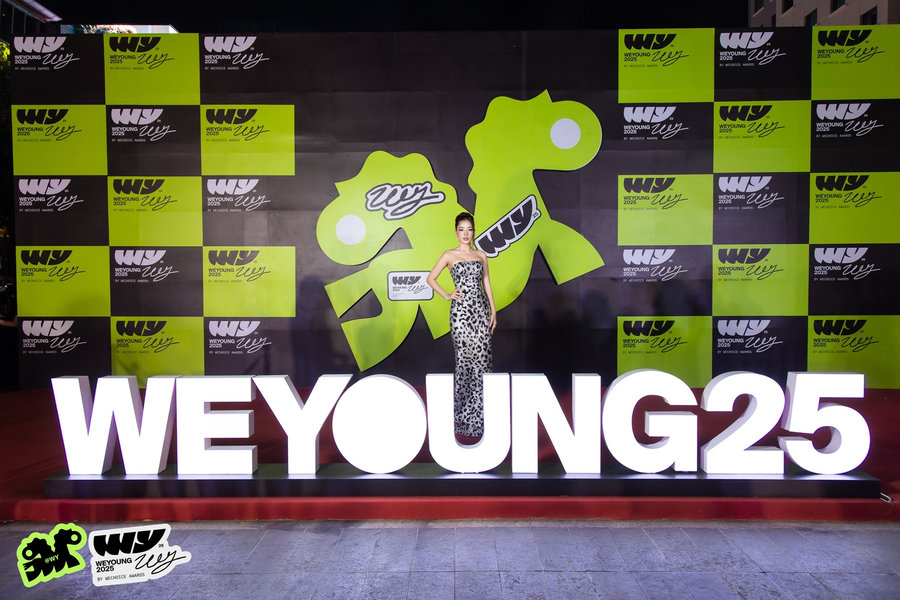 Chi Pu rạng rỡ tại thảm đỏ sự kiện WeYoung 2025