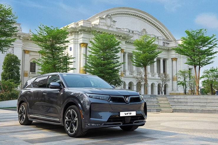 VinFast VF 9: Cập nhật giá lăn bánh và thông số tháng 12/2025