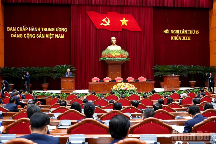 Thông báo Hội nghị lần thứ 15 Ban Chấp hành Trung ương Đảng khóa XIII