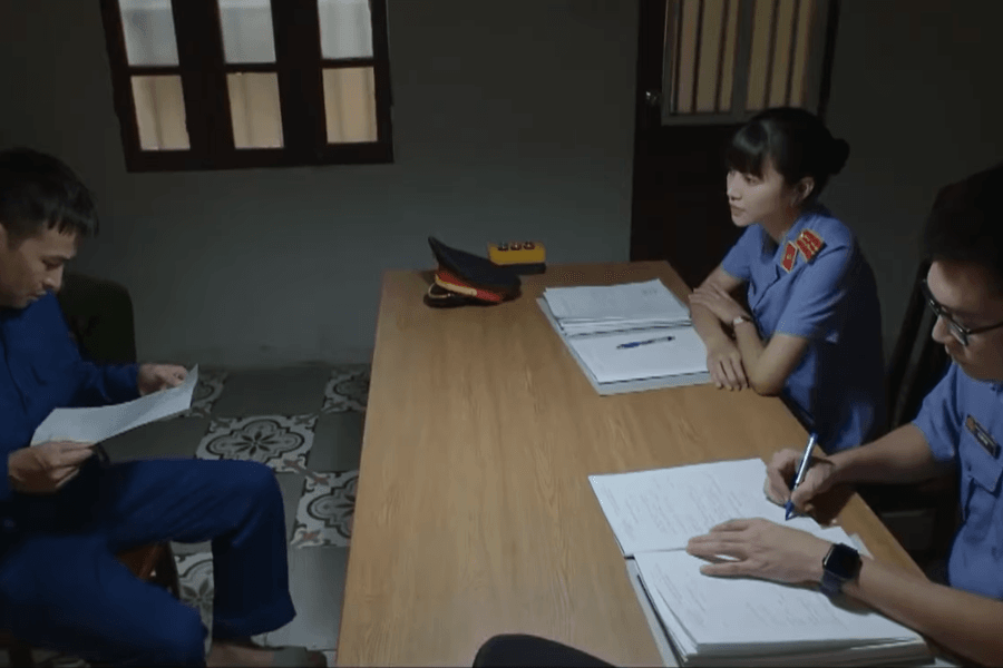 Lằn ranh tập 37: Khắc sững sờ khi Vinh giấu tang vật tại nhà riêng