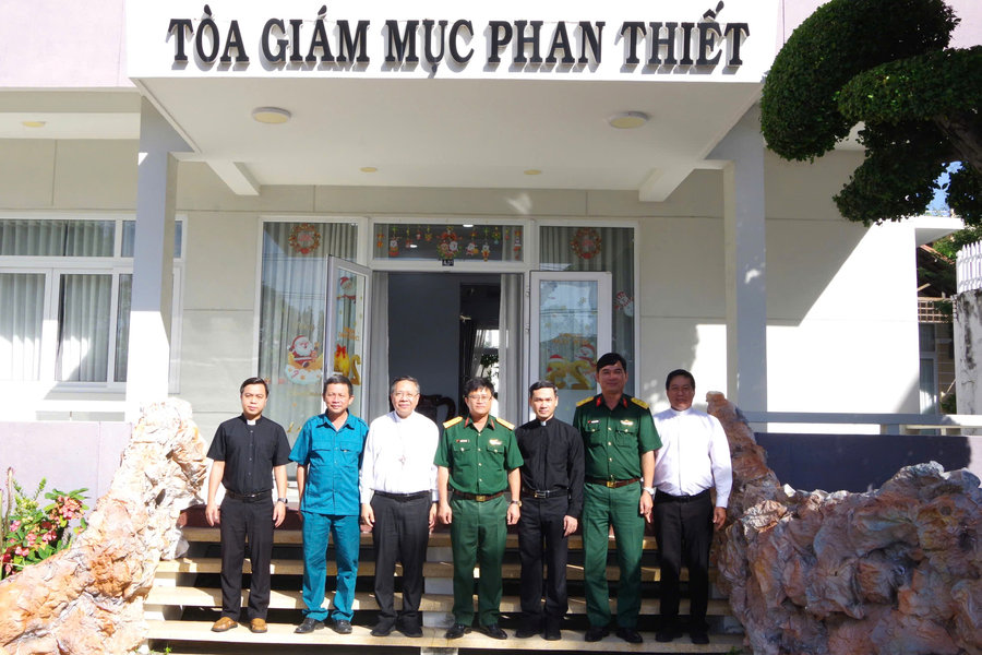 Ban chỉ huy Phòng thủ Khu vực 5 – Phan Thiết thăm Tòa Giám mục Phan Thiết và các Giáo xứ