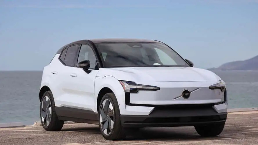 Volvo EX30 2026: Làn gió mới từ Single Motor Plus và Cross Country