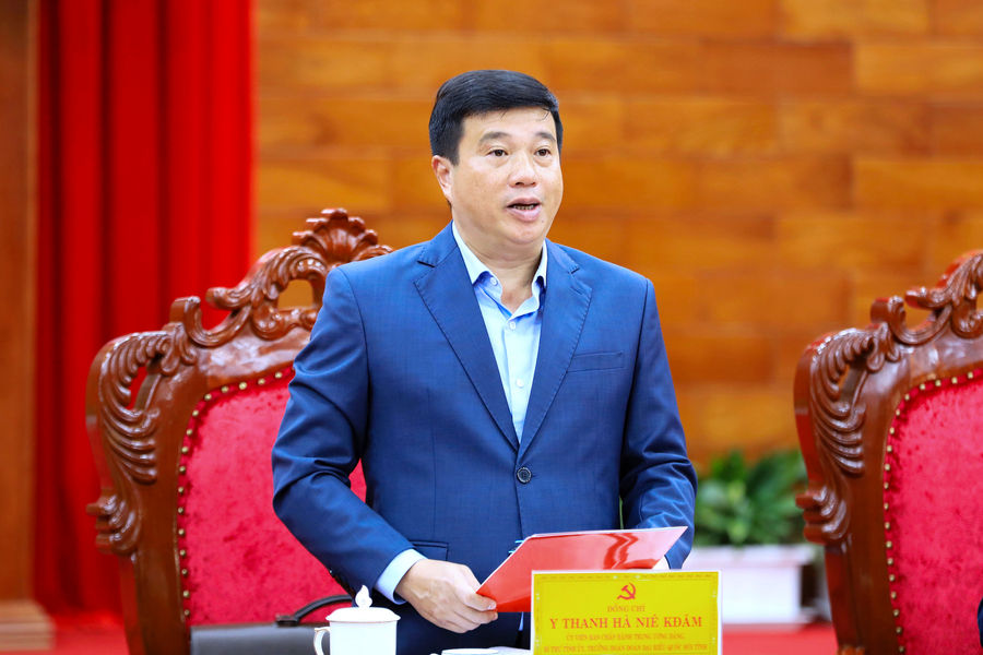 Bí thư Tỉnh ủy Y Thanh Hà Niê Kđăm chủ trì Hội nghị Ban Chấp hành Đảng bộ tỉnh Lâm Đồng lần thứ 3