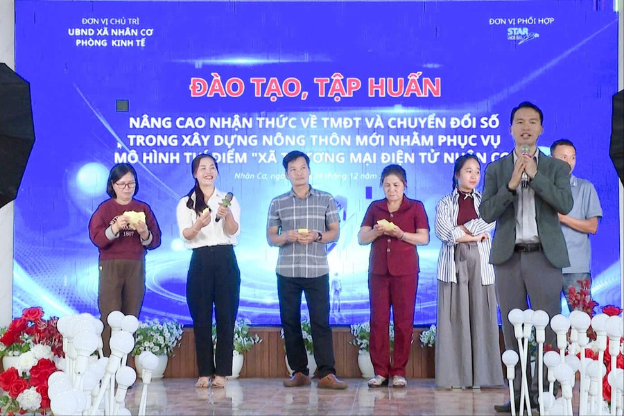 130 nông dân Lâm Đồng học kỹ năng bán hàng trên sàn thương mại điện tử
