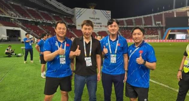 HLV Kim Sang-sik và bí mật vũ khí hiệp 2 của U23 Việt Nam
